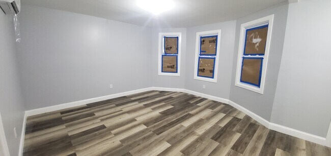 Building Photo - 47 Winter Ave