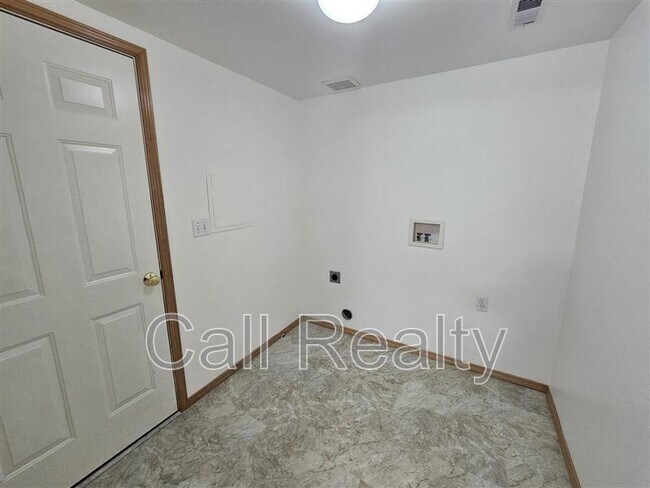 Building Photo - 1021 Malvern St