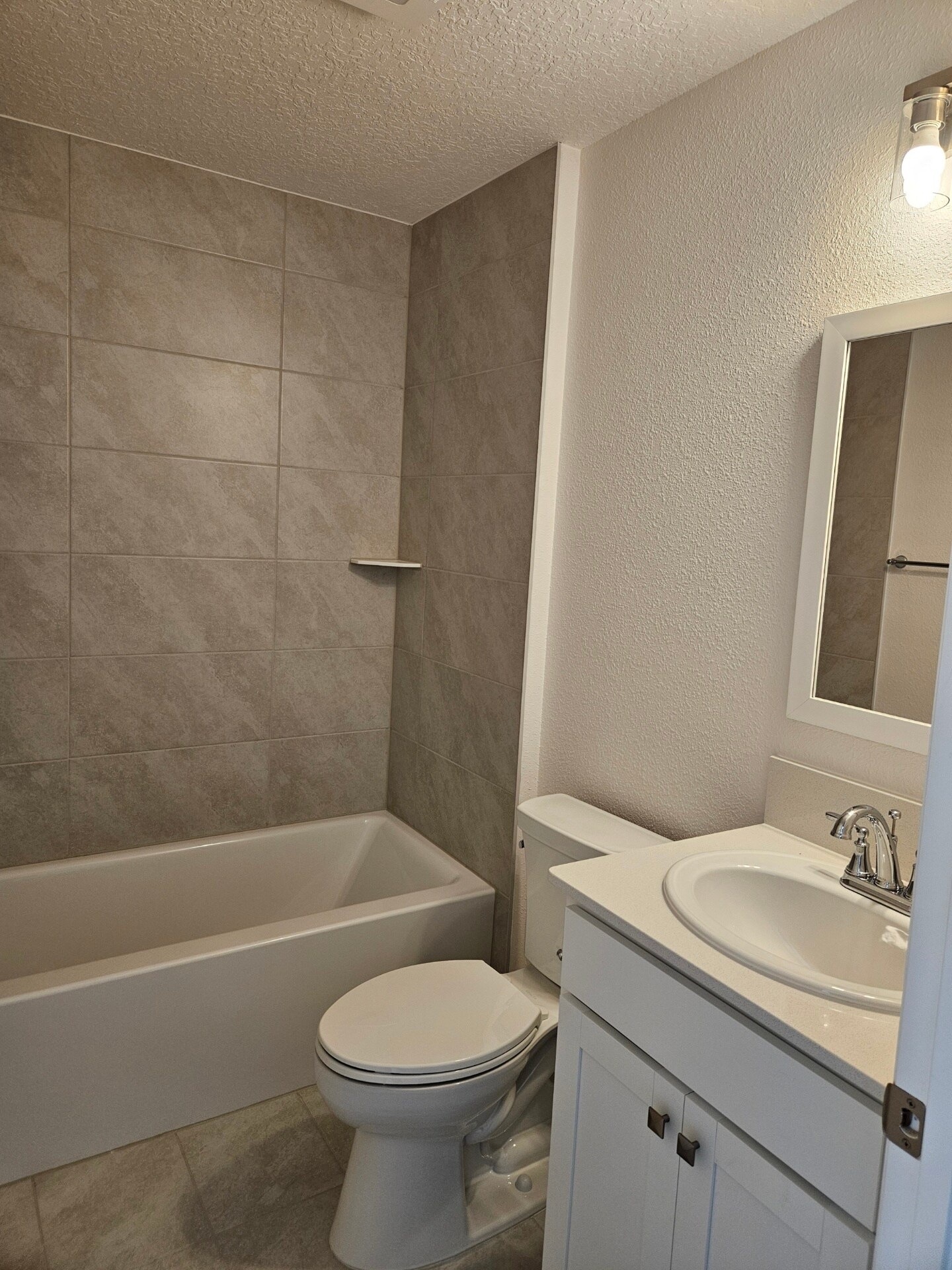 Guest Bathroom - 2330 Hobkirk Loop
