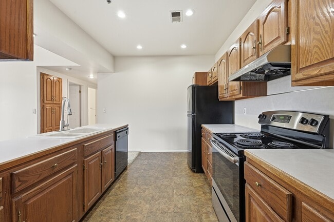 Building Photo - 4501 Regency Dr