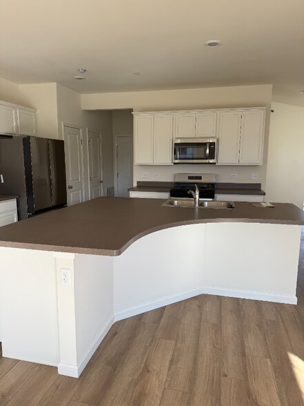 Building Photo - 2246 Horseshoe Cir