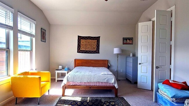 Building Photo - 8001 Silhouette St