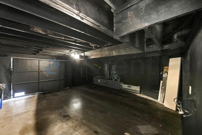 Building Photo - Unit 40
