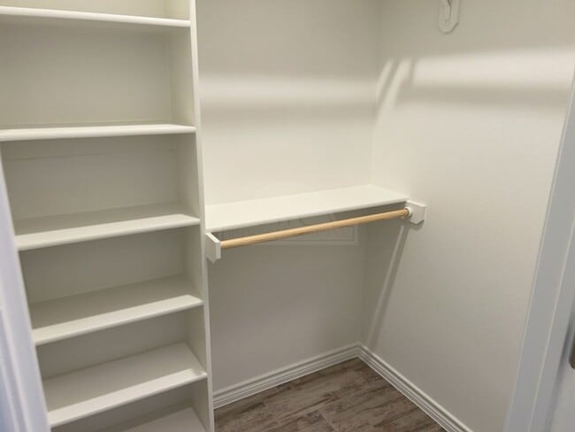 Building Photo - 5100 Rose Petal Ct