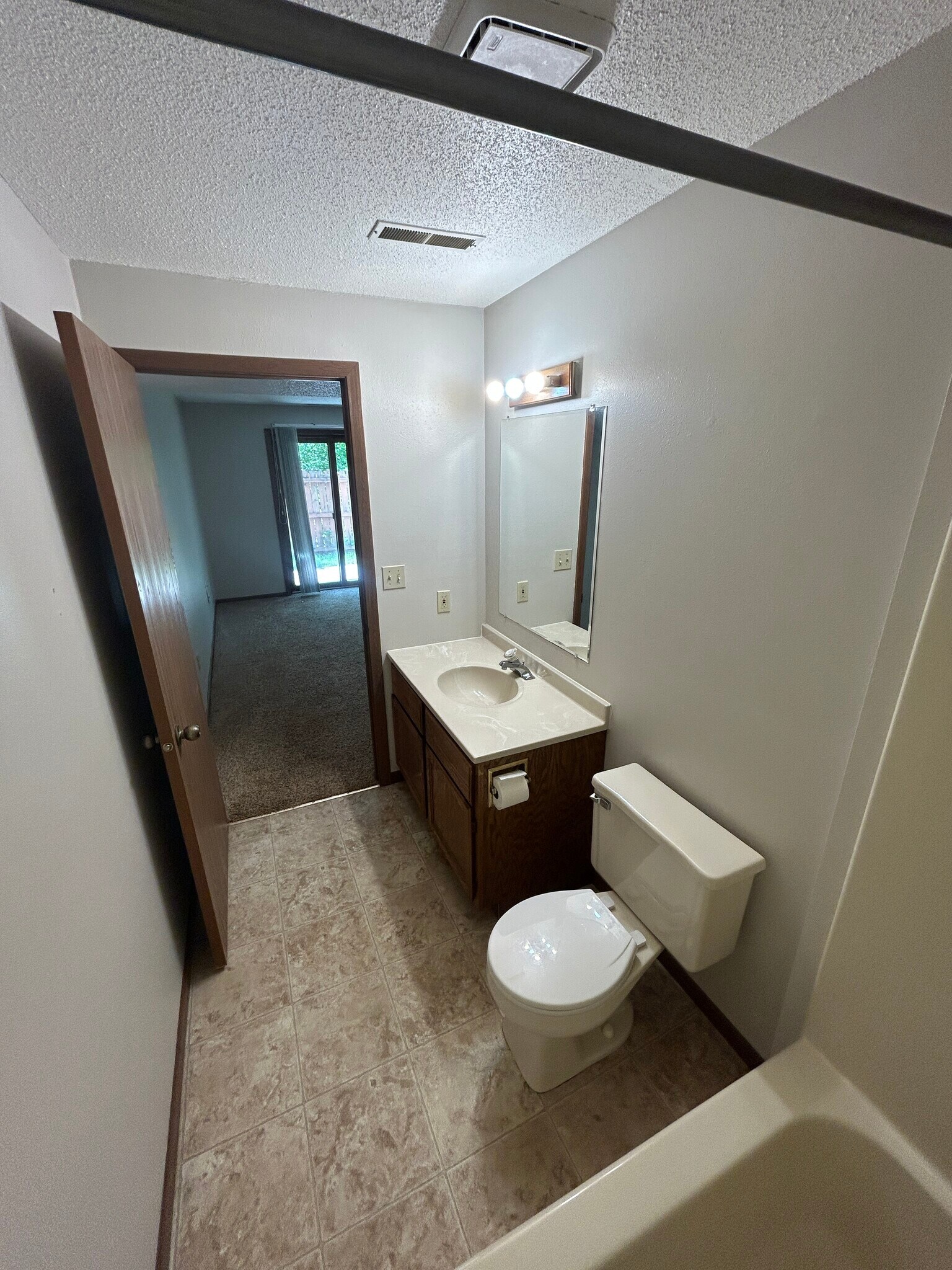 Building Photo - 1030 Oak Forest Dr