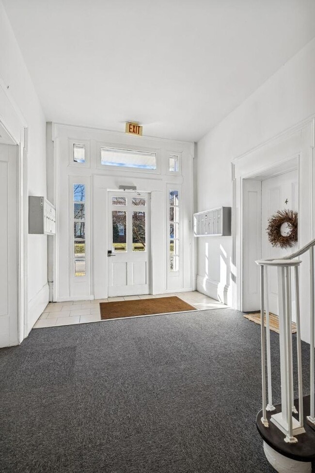 Building Photo - 302 N Church St