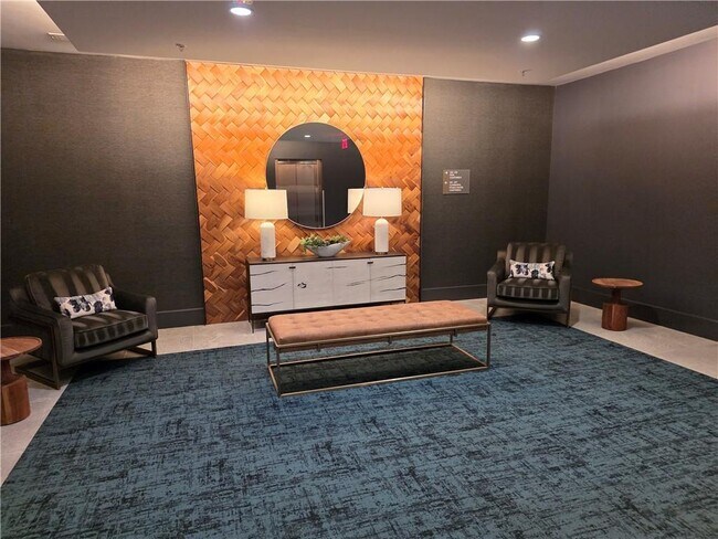 Building Photo - 775 Juniper St NE