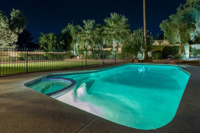 Building Photo - 16025 N 58th Pl