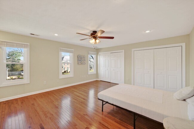 Building Photo - Elegant & Spacious Home Available in Church Point
