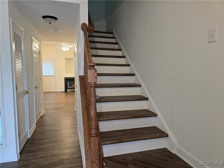 Building Photo - 10741 Mountain Ash Dr