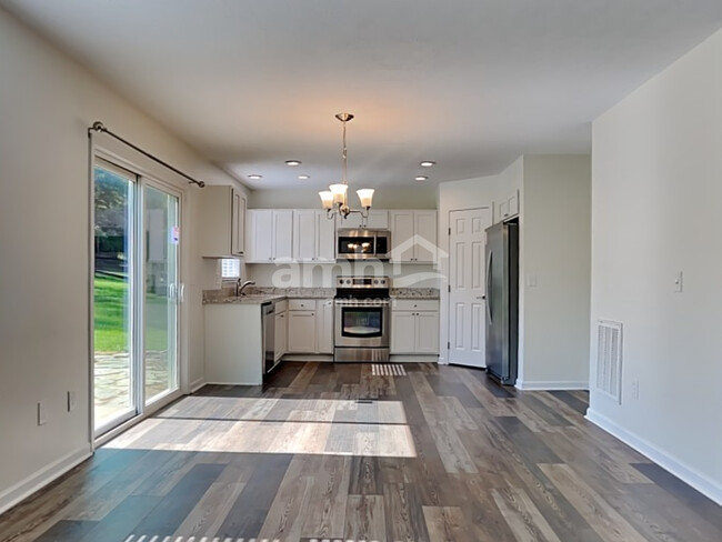 Building Photo - 4897 Jessica Suzanne Dr