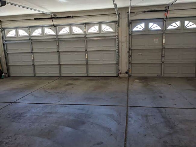 Building Photo - A Very nice and Large 4 Bedroom, 3 Bathroom, 2 STORY Home in Desert Shores!!!!