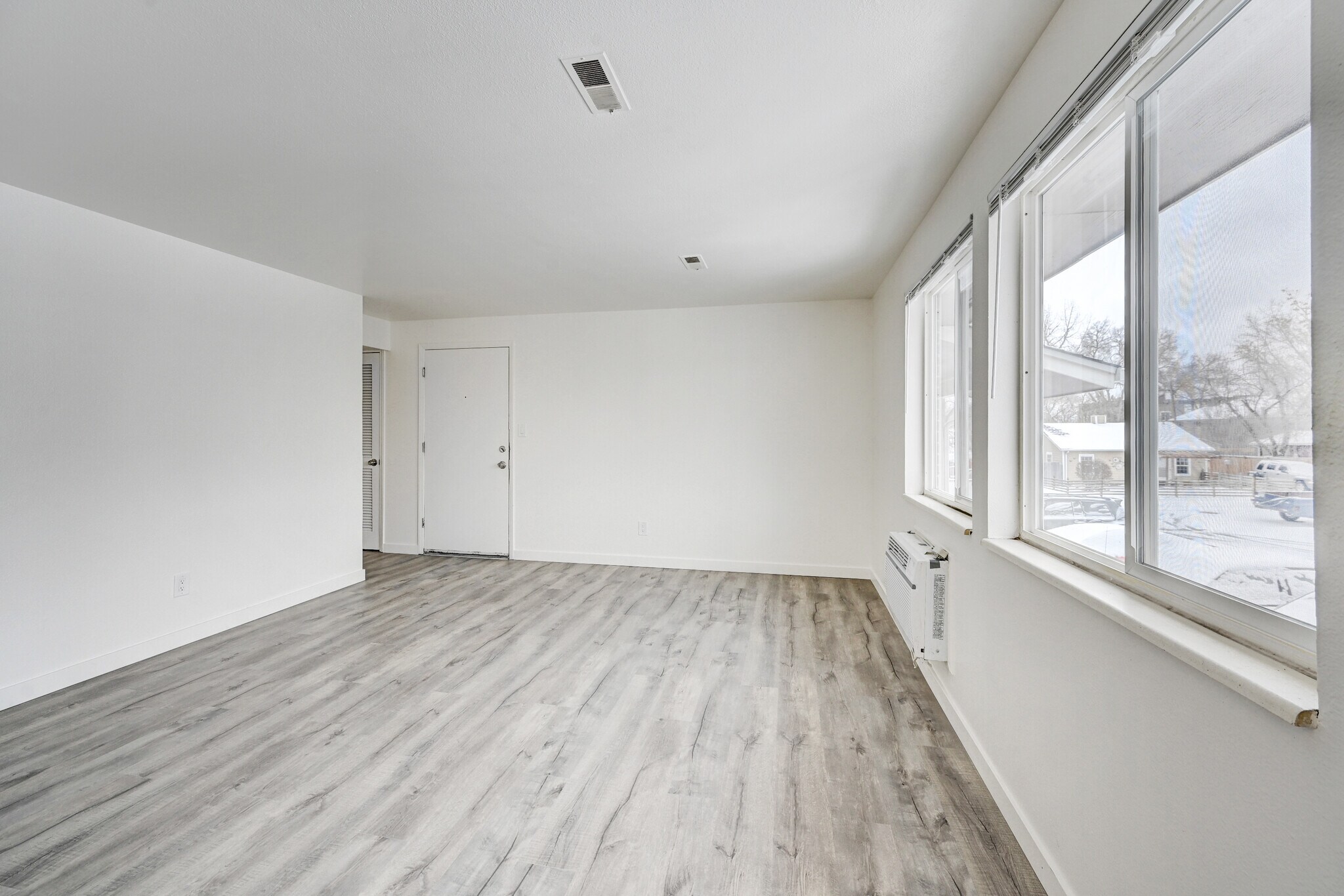 Building Photo - 1647 Jay St