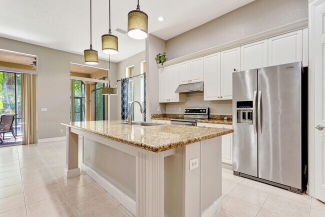 Building Photo - 8240 NW 105th Ln