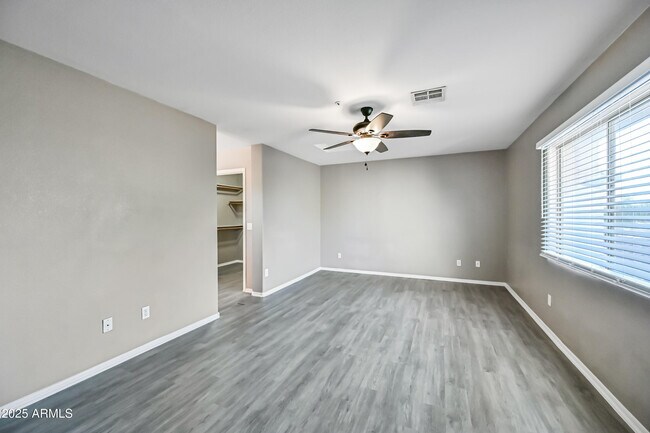 Building Photo - 8053 W Waltann Ln