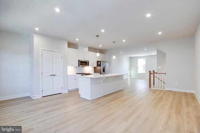 Building Photo - 4504 Dandelion Lp