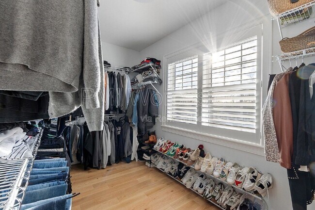 Building Photo - 57 Old Brook Rd