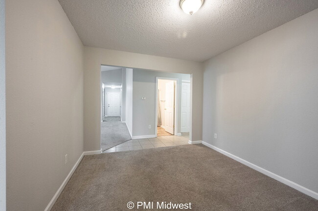 Building Photo - "Charming 3-Bedroom Home with 2 Full Baths...