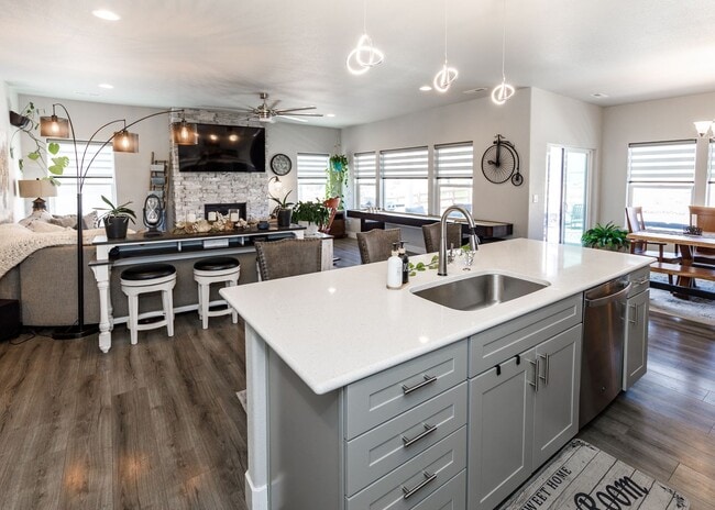 Building Photo - Luxury Ranch-Style Home for Rent | Wolf Ranch | D20 Schools | Pikes Peak Views