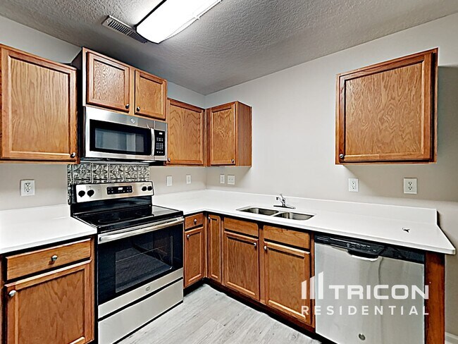 Building Photo - 1710 Ledson Ct
