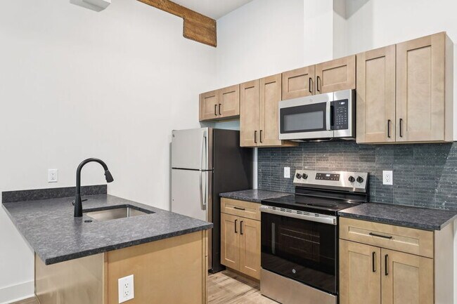 Building Photo - 201 Leverington Ave