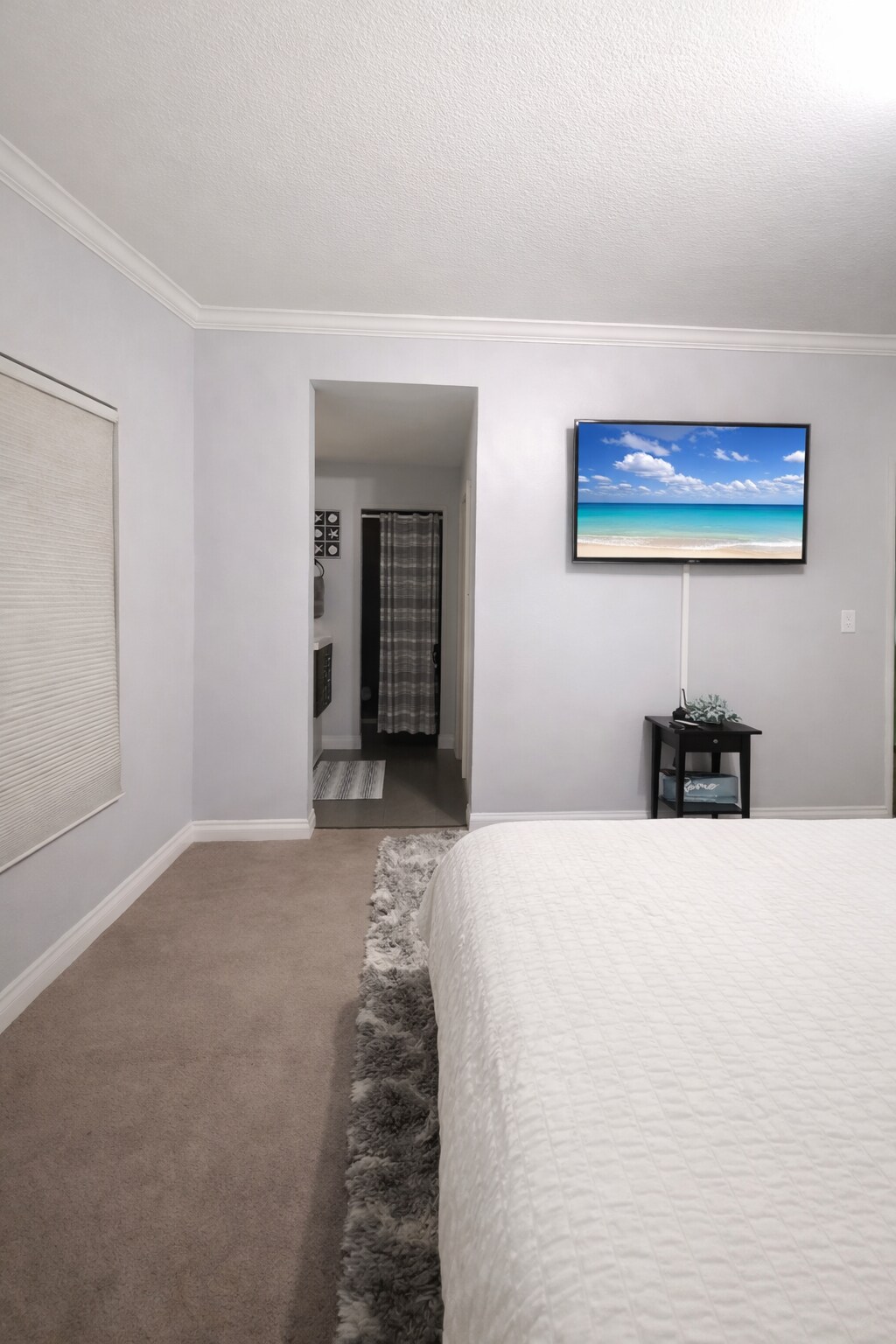 Building Photo - 4581 Warner Ave