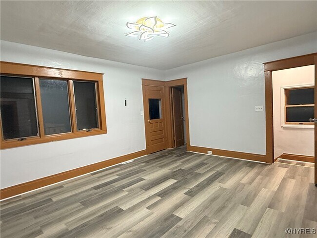 Building Photo - 111 Dempster St