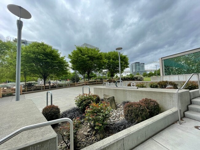 Building Photo - Incredible 1Bd/1Ba Fully Furnished Condo in the Pearl!!!! Corner Unit with Spectacular Views & Ga...