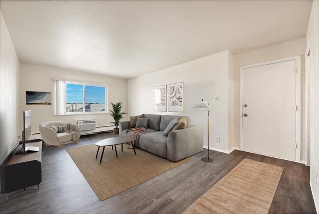 Building Photo - Del Mar Garden Apartments