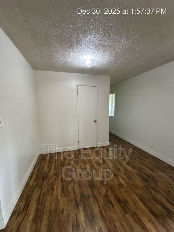 Building Photo - 352 S Blackstone St