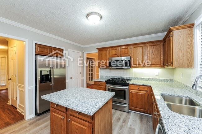 Building Photo - 9928 Point View Dr