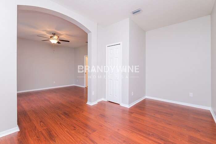 Building Photo - 747 Star Pointe Dr
