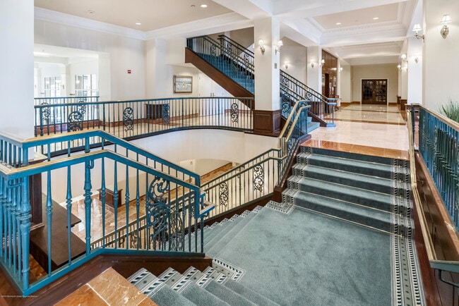 Building Photo - 700 Ocean Ave N