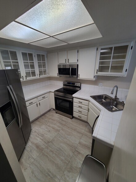 Kitchen - 3954 60th St