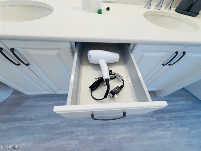 Building Photo - 5865 Shell Cove Drive