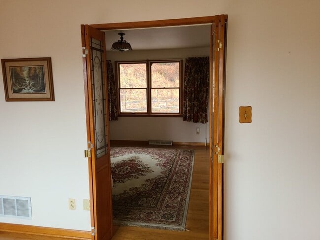 Building Photo - 10910 Harford Rd