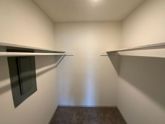 Building Photo - 439-441-441 N Shiloh Ave