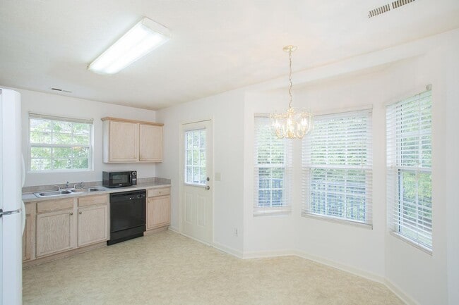 Building Photo - 517 Longleaf Ct