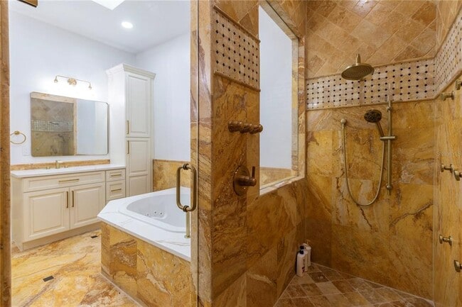 Building Photo - 25 Leeward Island