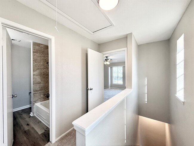 Building Photo - 7980 Grove Ridge Dr