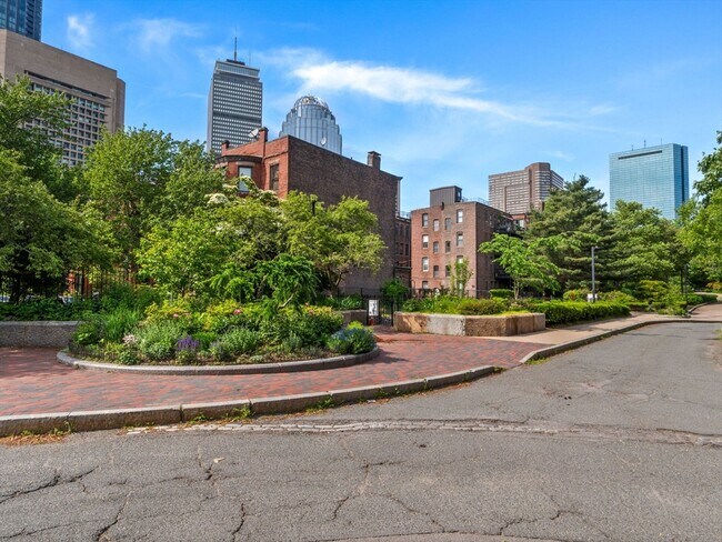 Building Photo - 19 Greenwich Pk