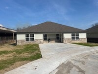 Building Photo - 2 bed 2 bath new build in 2024