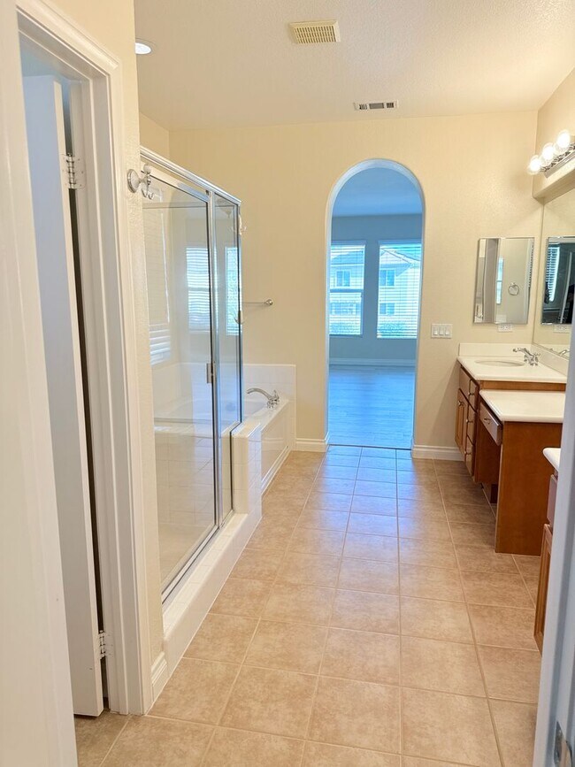 Building Photo - Executive 4 Bedroom Home for Rent