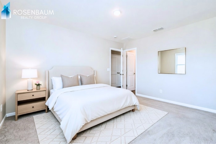 Building Photo - 8764 W Reventon Dr