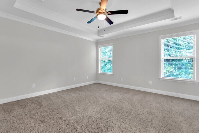 Building Photo - Stunning Executive Townhome in Gated Brook...