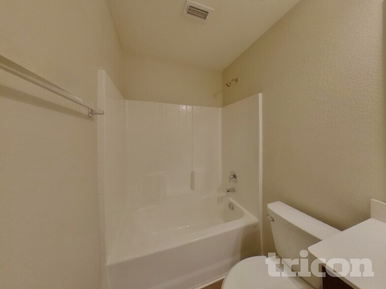 Building Photo - 337 Falling Star Dr