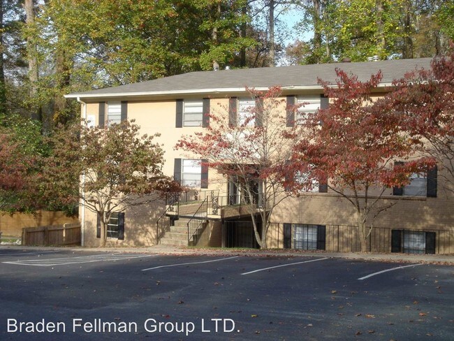 Primary Photo - 2 br, 1 bath Apartment - 351 Hillcrest Avenue