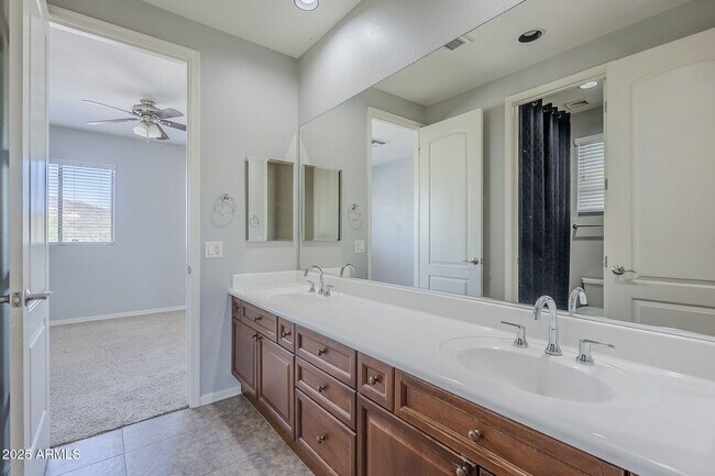 Building Photo - 2910 W Donatello Dr