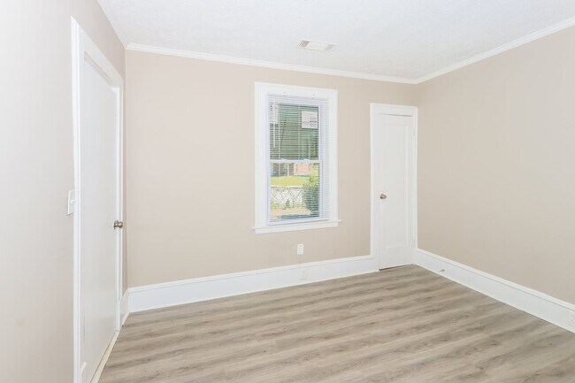 Building Photo - 1385 Patterson St