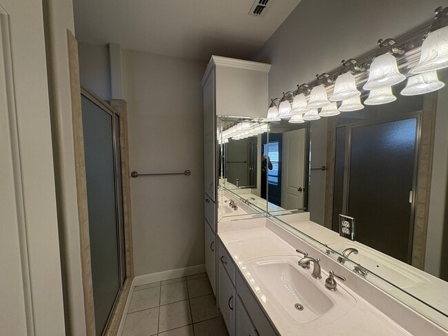 Building Photo - 210 Rio Grande Dr